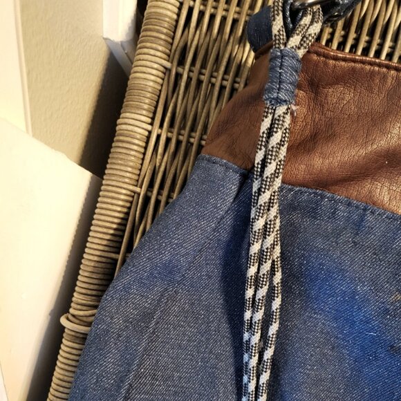 Kavu Shoulder Hobo Bag Blue Denim with Brown Trim - Picture 5 of 11